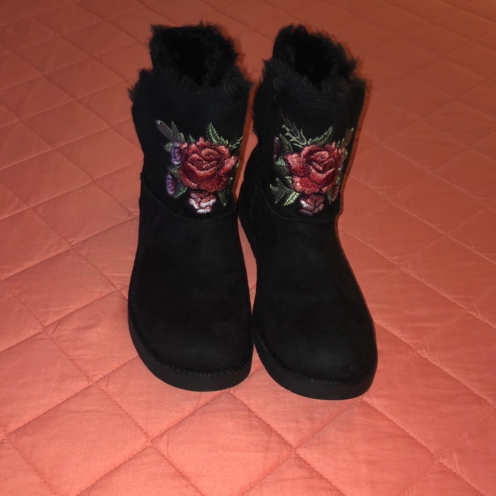 Boots brand new